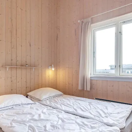 8 Person In Fåborg