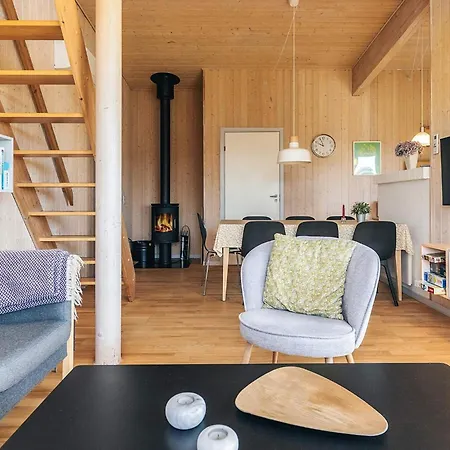 8 Person In Fåborg